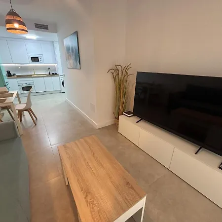 Apartment Nuevo! En El Centro! 1m Metro, Zambrano Y Con Parking Malaga