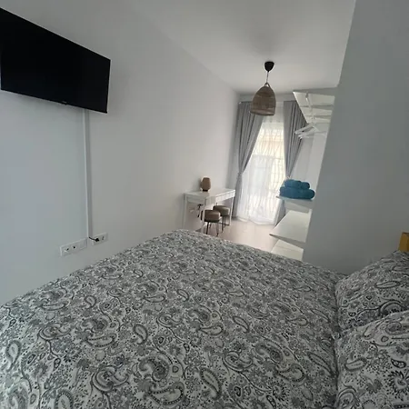 Nuevo! En El Centro! 1m Metro, Zambrano Y Con Parking Apartment Malaga